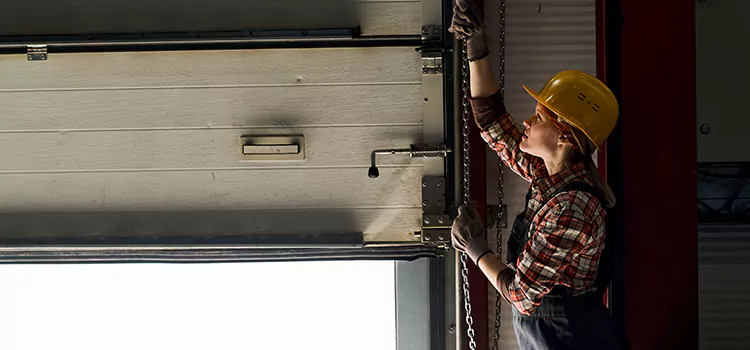 Addressing Common Garage Door Stoppage Issues in Thousand Oaks, CA